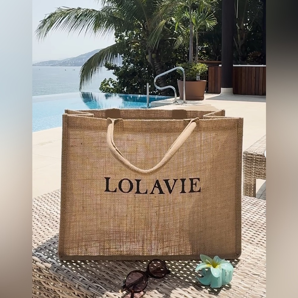 BRAND NEW Jennifer Aniston Lolavie Jute Tote Bag